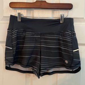 Athleta 4” shorts. Grey & white. Size XS. Perfect new condition w/o tags.